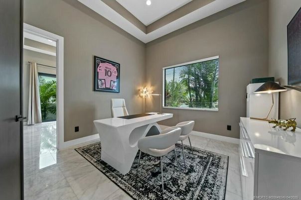 Dining room, Interior, Marble, Recessed Lighting