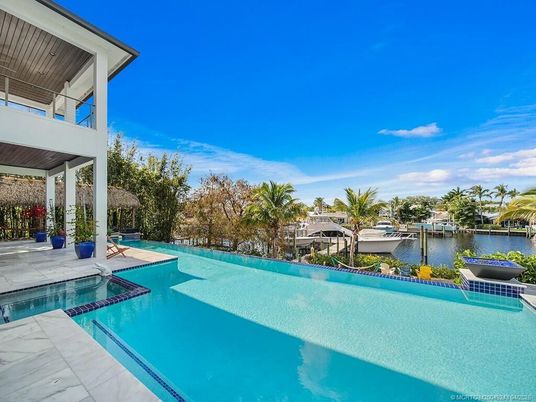 Exterior, Pool, Water