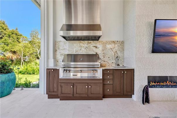 Exterior, Fireplace