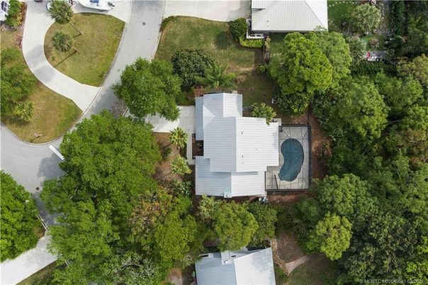 Exterior, Drone