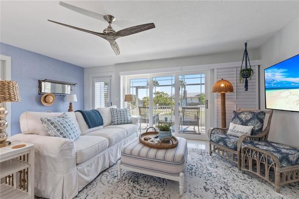 Interior, Living room, Pendant Lights