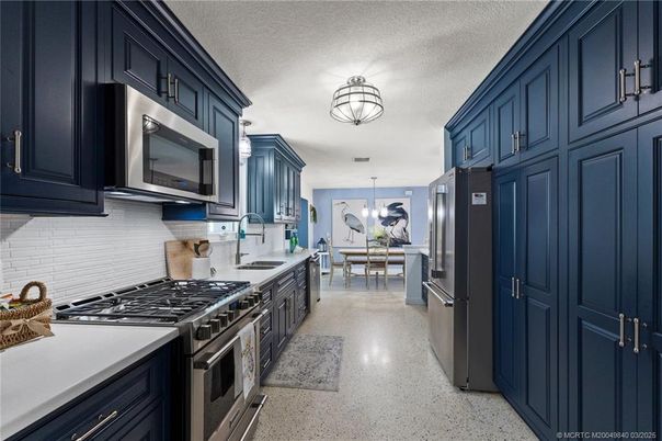 Dining room, Interior, Kitchen, Stainless Steel Appliances