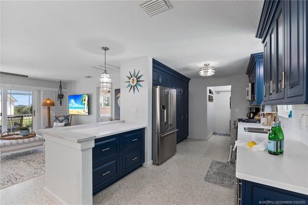Interior, Kitchen, Pendant Lights, Stainless Steel Appliances