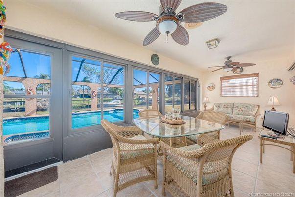Dining room, Interior, Living room, Sun Room