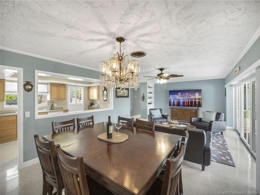 Chandelier, Dining room, Interior, Living room