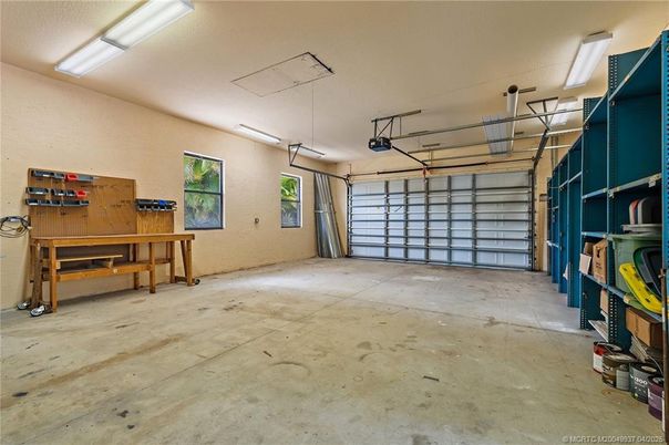 Garage, Interior