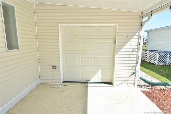 Detached Garage, Exterior