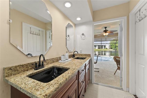 Bathroom, Dual Sink Vanities, Interior, Recessed Lighting