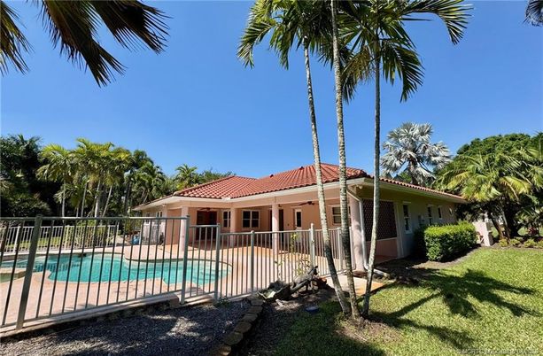 Backyard, Exterior, Pool