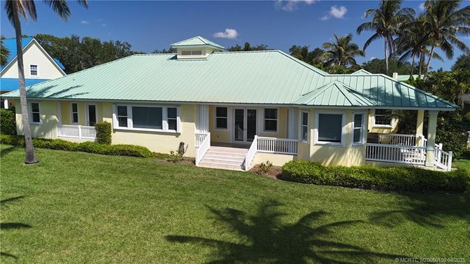 Backyard, Exterior, Facade, Ranch