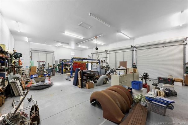 Garage, Interior