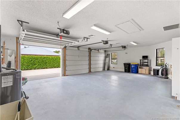 Garage, Interior