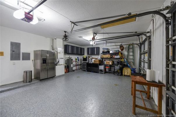 Garage, Interior