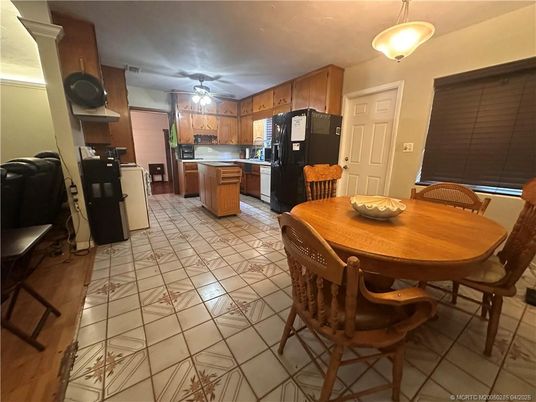 Dining room, Interior, Kitchen, Pendant Lights