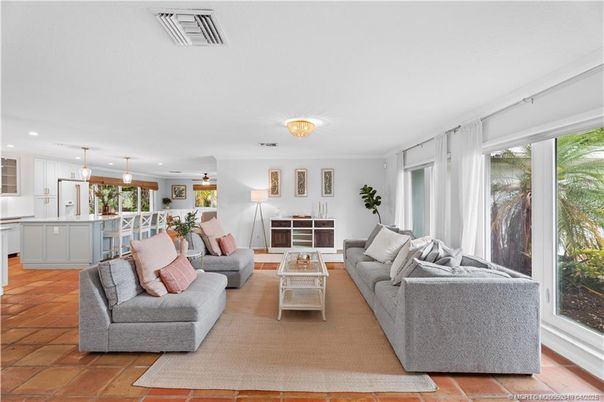 Interior, Kitchen, Living room, Pendant Lights, Recessed Lighting