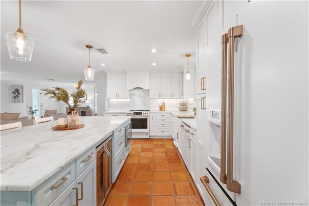 Interior, Kitchen, Pendant Lights, Recessed Lighting, Stainless Steel Appliances