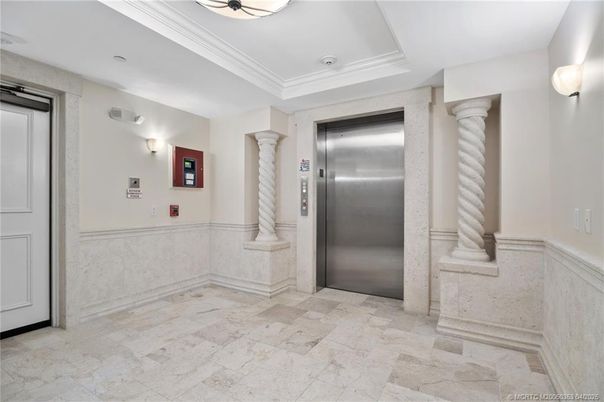 Elevator, Interior
