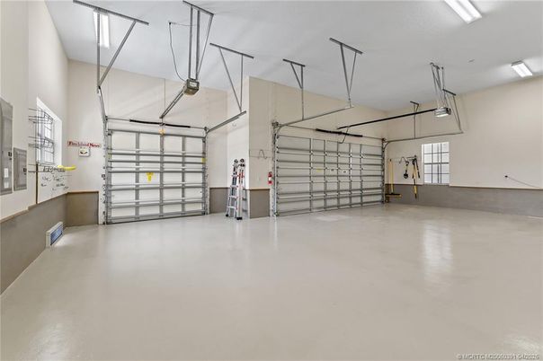 Garage, Interior