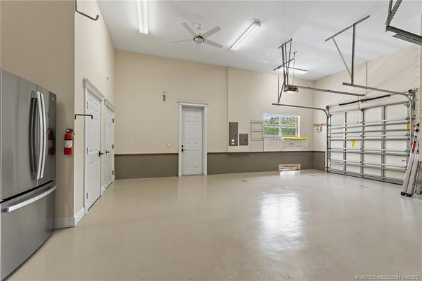 Garage, Interior