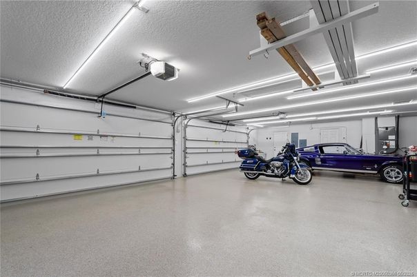 Garage, Interior