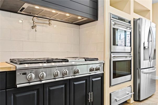 Interior, Kitchen, Stainless Steel Appliances