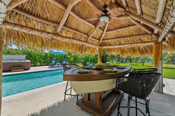 Exterior, Hot Tub, Pool