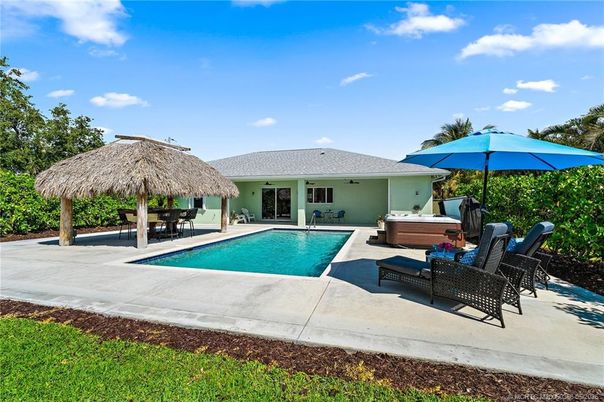 Exterior, Hot Tub, Pool