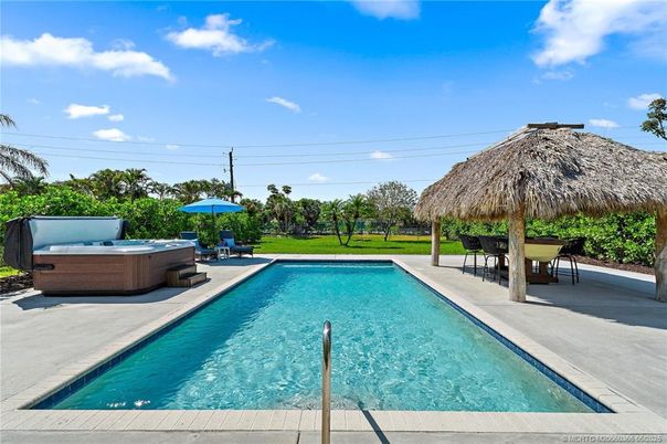 Exterior, Hot Tub, Pool
