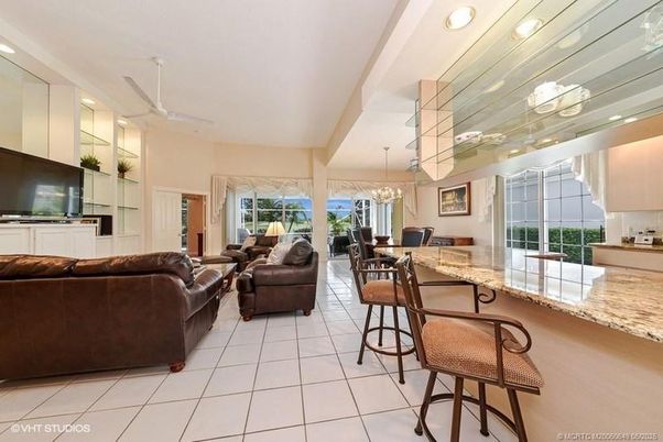 Chandelier, Dining room, Interior, Living room, Recessed Lighting