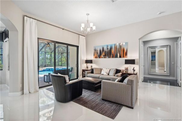 Chandelier, Interior, Living room