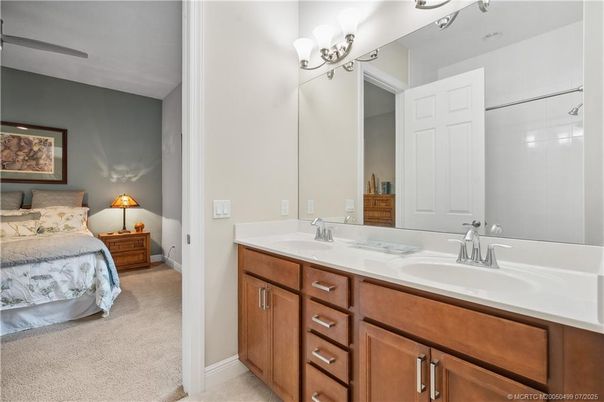 Bathroom, Bedroom, Dual Sink Vanities, Interior