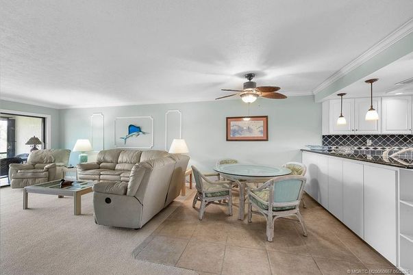Dining room, Interior, Living room, Pendant Lights