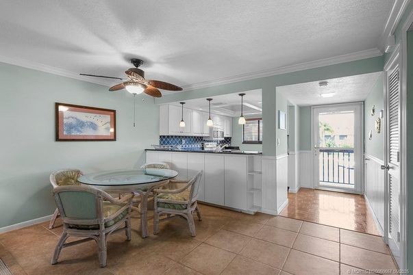 Dining room, Interior, Kitchen, Pendant Lights
