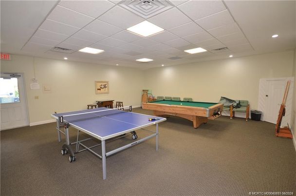 Billiard Table, Game Room, Interior, Recessed Lighting