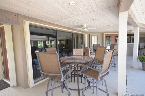 Dining room, Exterior