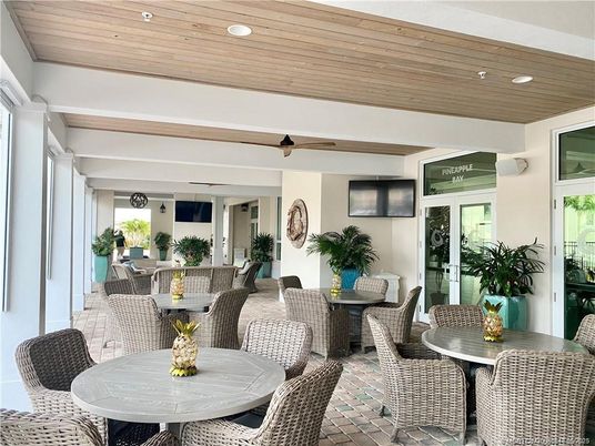 Dining room, Exterior