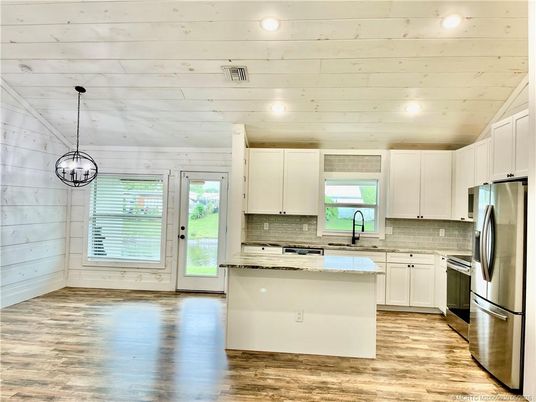 Interior, Kitchen, Pendant Lights, Recessed Lighting, Wood Texture Flooring