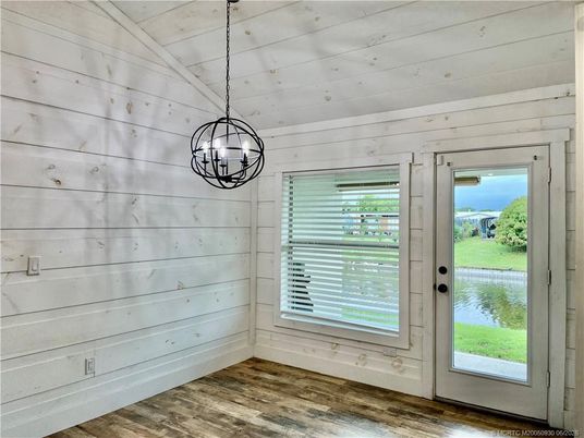 Empty room, Interior, Pendant Lights, Wood Texture Flooring, Wooden Walls