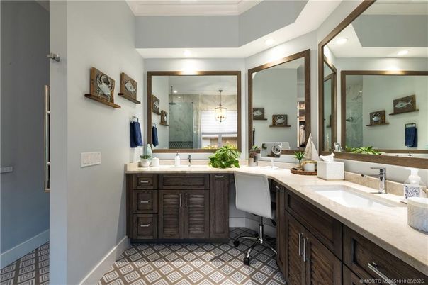 Bathroom, Dual Sink Vanities, Interior, Recessed Lighting