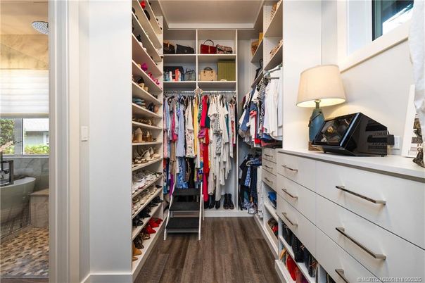 Interior, Walk-in Closets, Wood Texture Flooring
