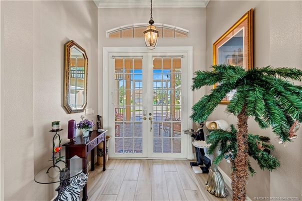 Interior, Pendant Lights, Wood Texture Flooring