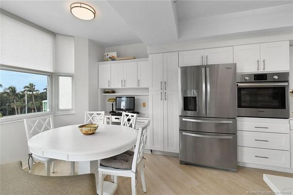 Dining room, Interior, Kitchen, Stainless Steel Appliances, Wood Texture Flooring