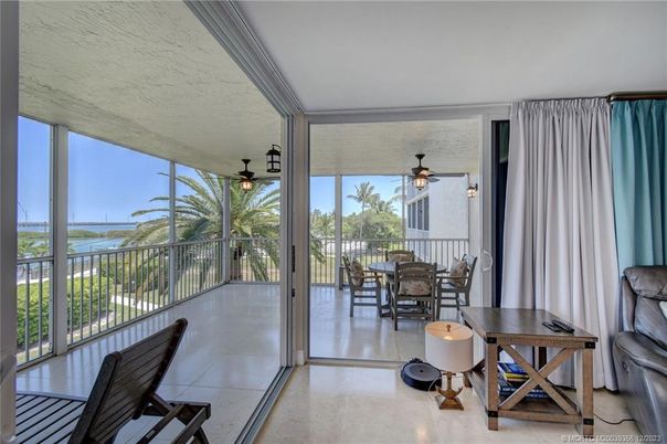Dining room, Interior, Sun Room, Water