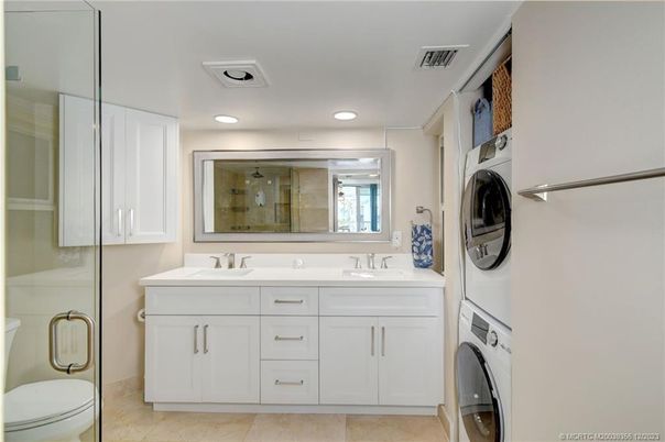 Bathroom, Dual Sink Vanities, Interior, Recessed Lighting, Washer