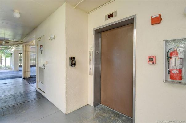 Elevator, Interior