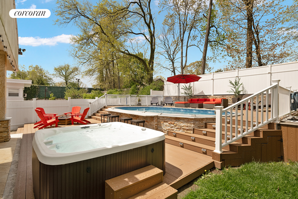 Exterior, Hot Tub, Pool