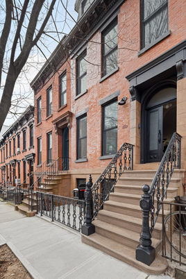 Exterior, Facade, Brick Facade, Rowhouse