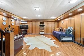 Interior, Recessed Lighting, Wood Texture Flooring, Wooden Walls