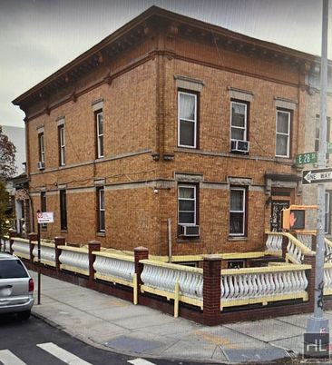 Exterior, Facade, Brick Facade, Rowhouse