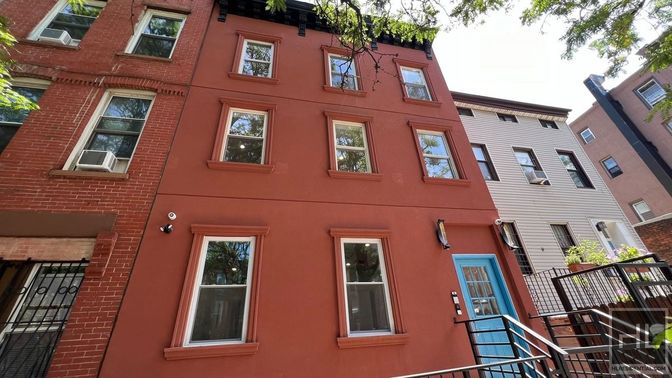 Exterior, Facade, Brick Facade, Rowhouse